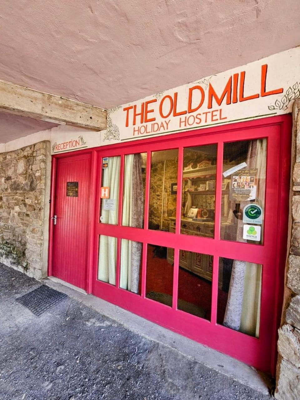 Old Mill Holiday Hostel Westport Bagian luar foto