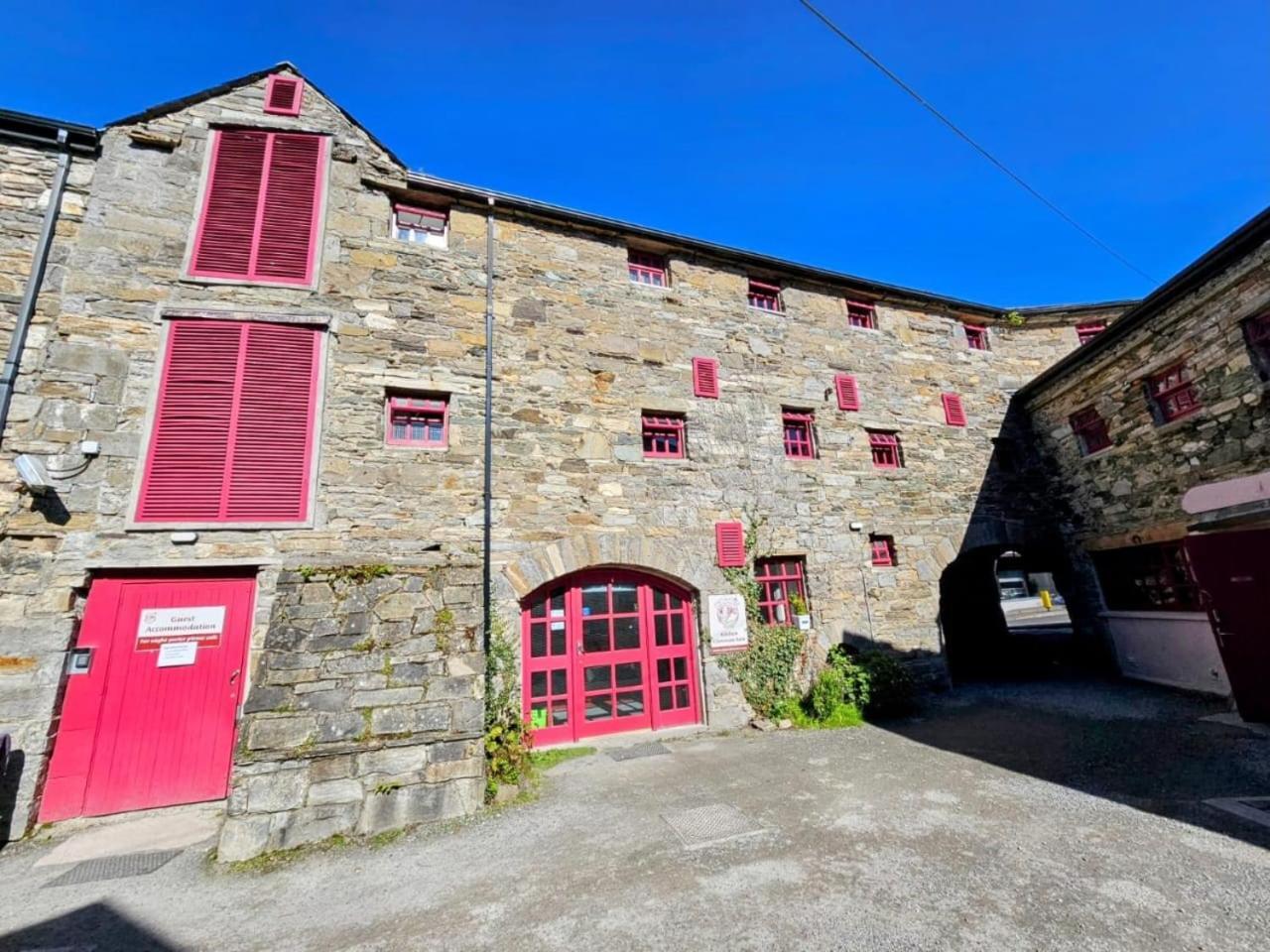 Old Mill Holiday Hostel Westport Bagian luar foto