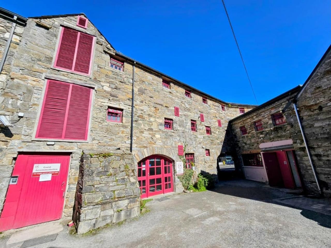 Old Mill Holiday Hostel Westport Bagian luar foto