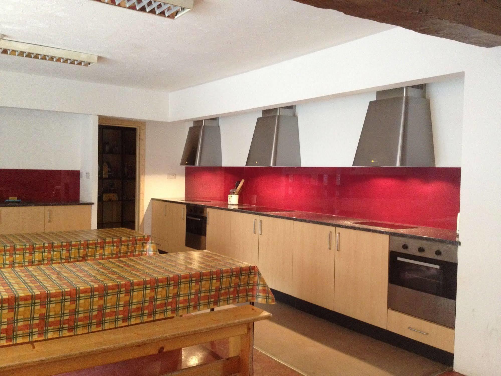 Old Mill Holiday Hostel Westport Bagian luar foto