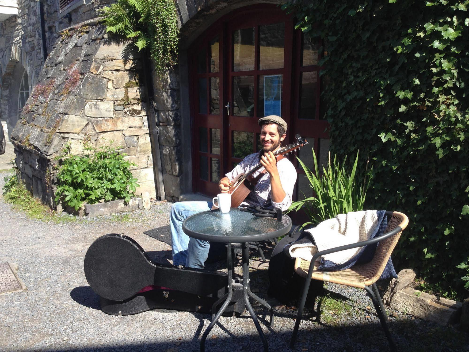 Old Mill Holiday Hostel Westport Bagian luar foto